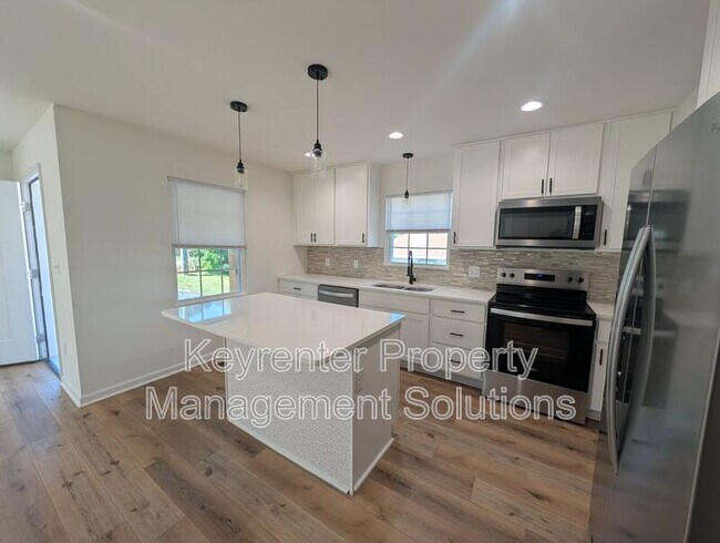Foto del edificio - 55 Breezewood Dr