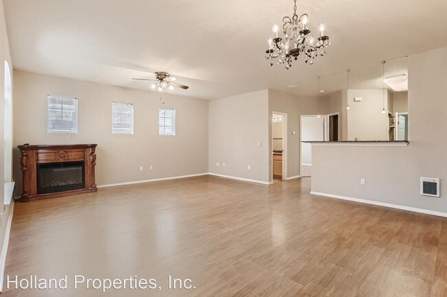 Building Photo - 2 br, 2 bath House - 1175 NE 64th Lane #1105