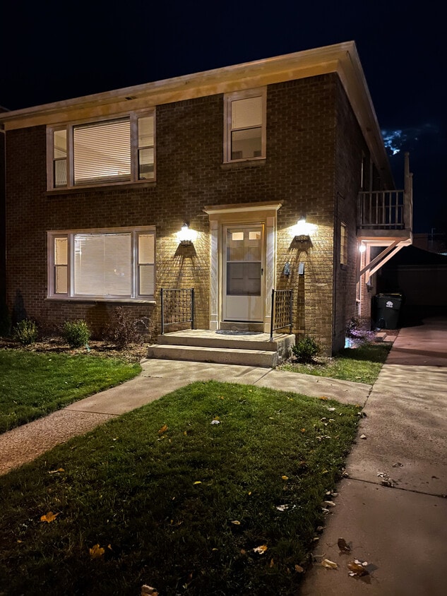 4024 N Newhall St, Shorewood, WI 53211 Townhome Rentals in Shorewood