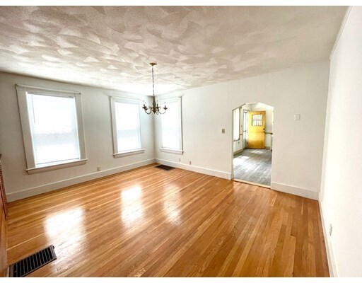 Foto del edificio - 290 River St