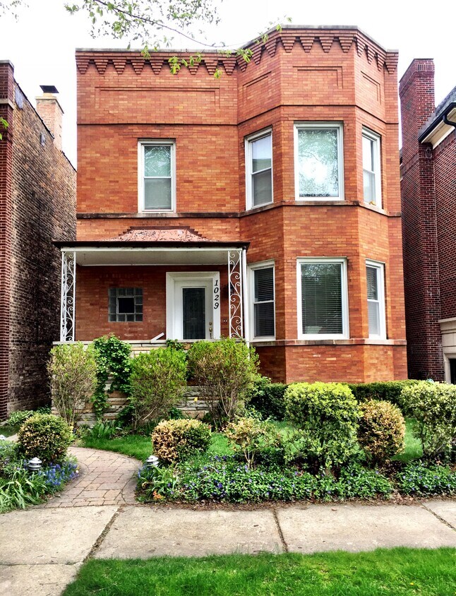 Foto principal - 1029 Cleveland St