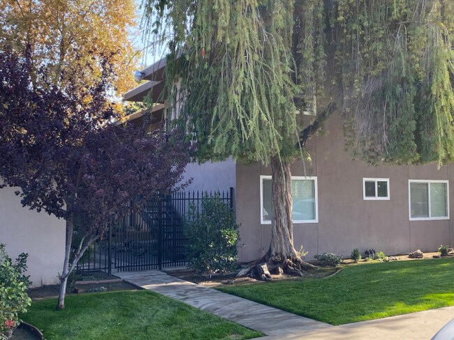 Foto del edificio - 718 N Floral St