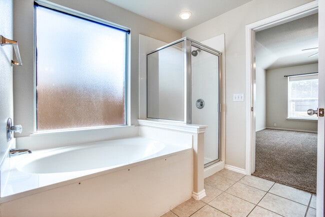 Building Photo - 612 Arrowood Pl