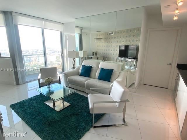 Foto principal - 2 br, 2 bath Condo - 92 SW 3rd St Apt 4806