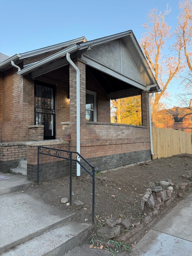 Foto principal - 2933 E 14th Ave