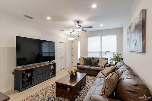 Building Photo - 25 Xavier Ave