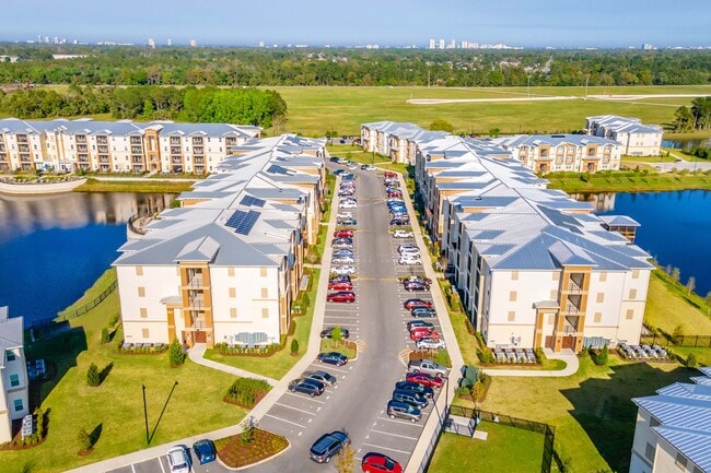 Foto del edificio - Clyde Morris Senior Living Apartments