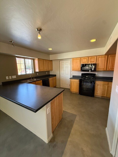 Foto del edificio - For Rent