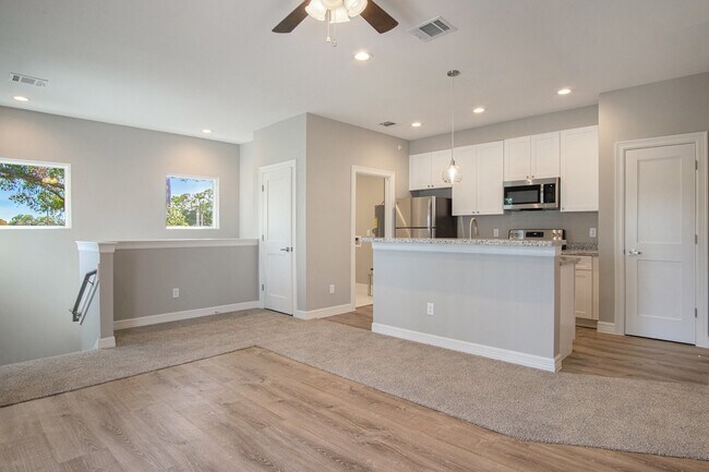 Foto del edificio - 5262 Ella Blvd