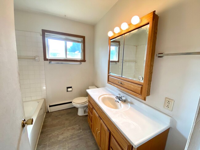 Building Photo - 4 bedroom, 2 bath located in West Fargo. A...