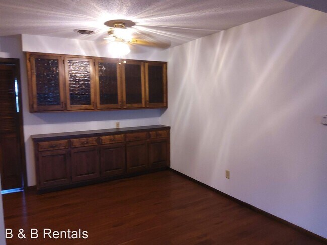 Building Photo - 3022 Themis St
