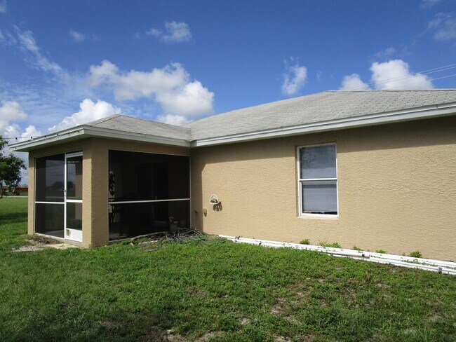 Foto del edificio - 1519 Nelson Rd N