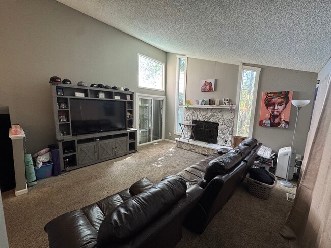 Building Photo - 3122 Moonbeam Cir S