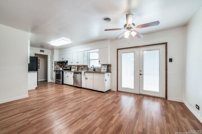 Foto del edificio - 326 E Rampart Dr