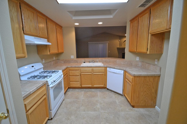 Building Photo - 405 3rd St