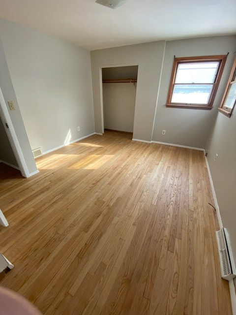 Building Photo - Beautiful 3 bedroom Milwaukee Lower Unit