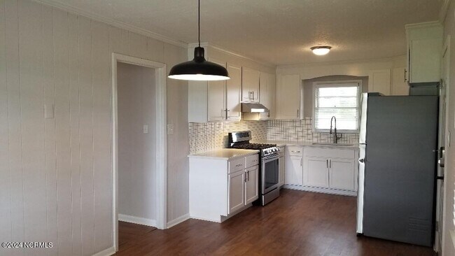 Building Photo - 132 Hare Rd