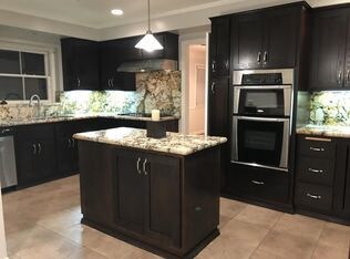 Building Photo - 11663 Weddington St North Hollywood, CA 91601