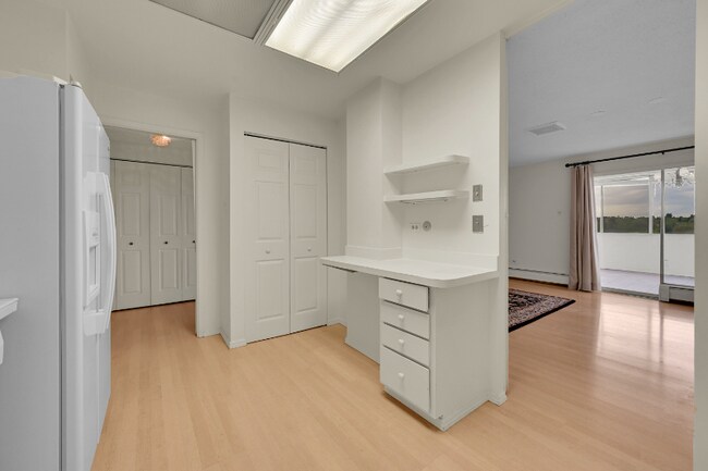 Building Photo - 3131 E Alameda Ave