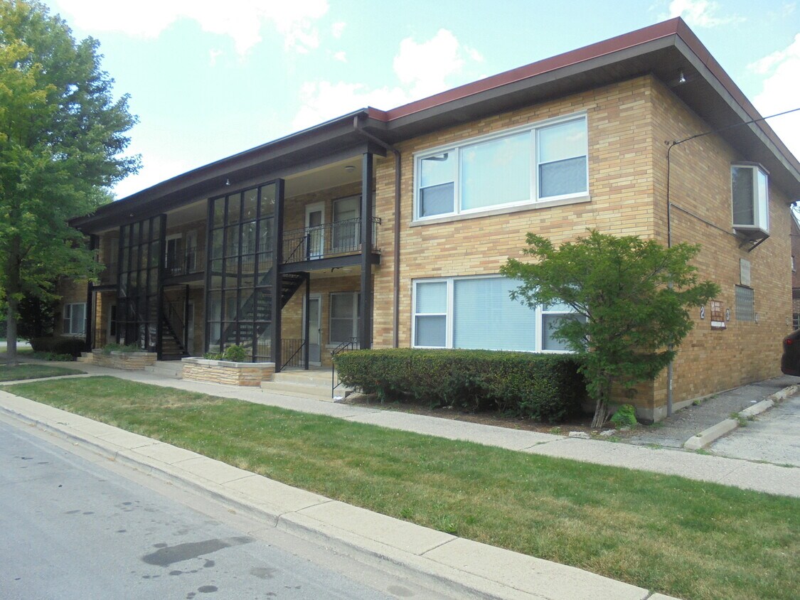 Primary Photo - 1301 N Harlem Ave