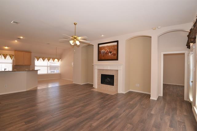 Foto del edificio - 8416 Firewheel Ln