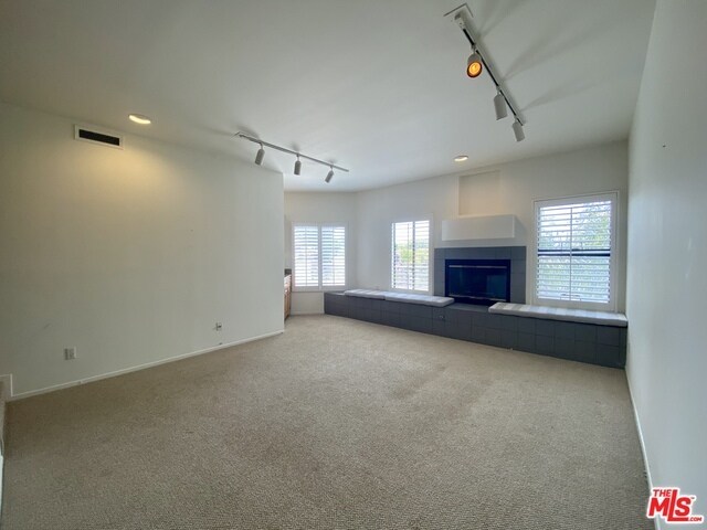 Foto del edificio - 16137 Sunset Blvd