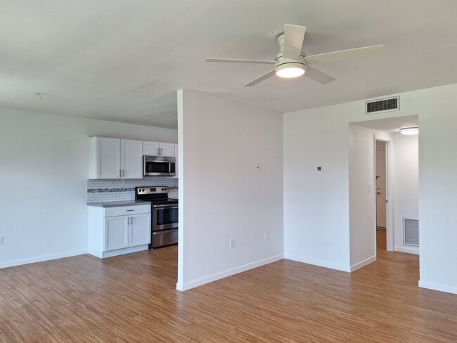 Foto del edificio - 1BR 1BA UNFURNISHED CONDO-NEW SMYRNA BEACH