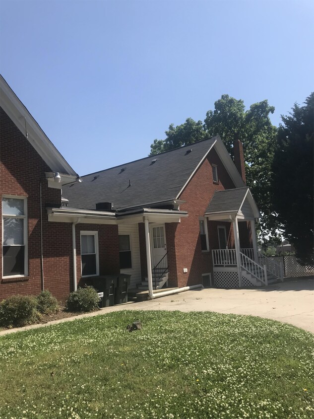 Foto principal - 135 E Wilson Ave