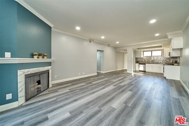 Building Photo - 729 S Hobart Blvd