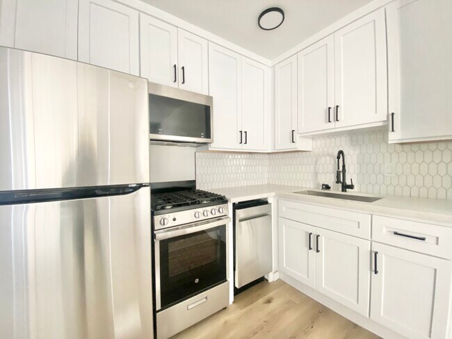 Building Photo - McLaughlin Apartments