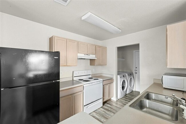 Foto del edificio - 808 Sagewood Trail