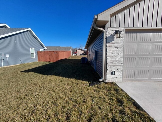 Foto del edificio - Beautiful home close to post