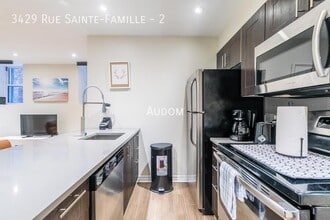 Building Photo - 3429 Rue Sainte-Famille