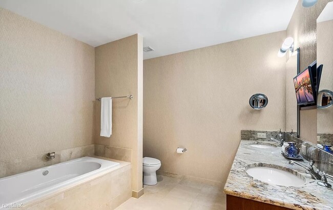 Foto del edificio - 1300 E Lafayette St