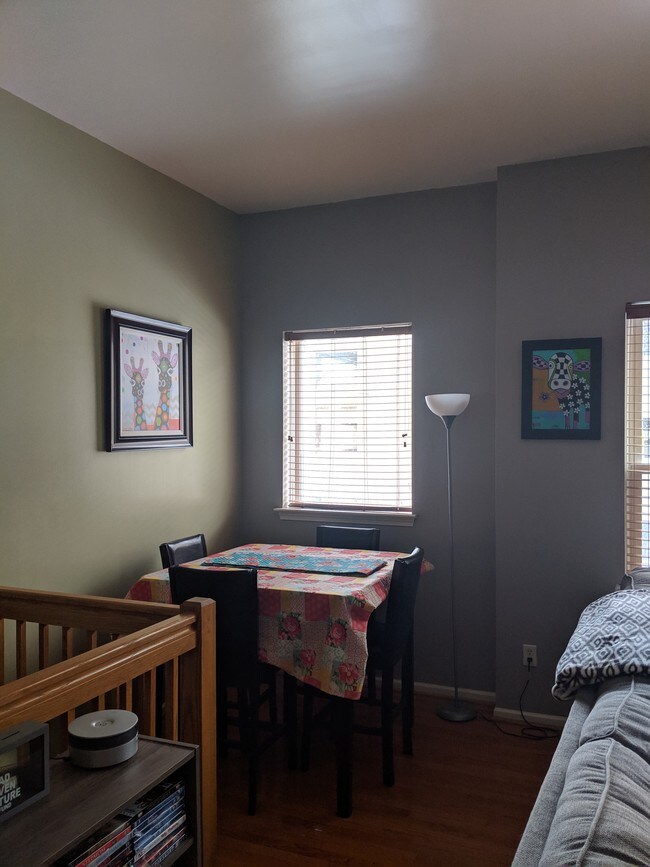 Foto del edificio - 56 W Bethune Ave