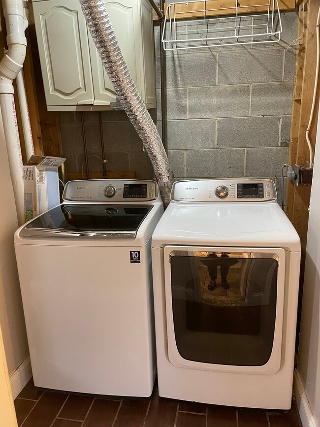 washer & dryer hook up - 5042 Magnolia Blossom Blvd