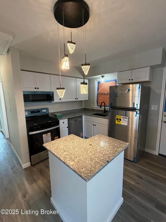 Foto del edificio - 5414 Bungalow Dr