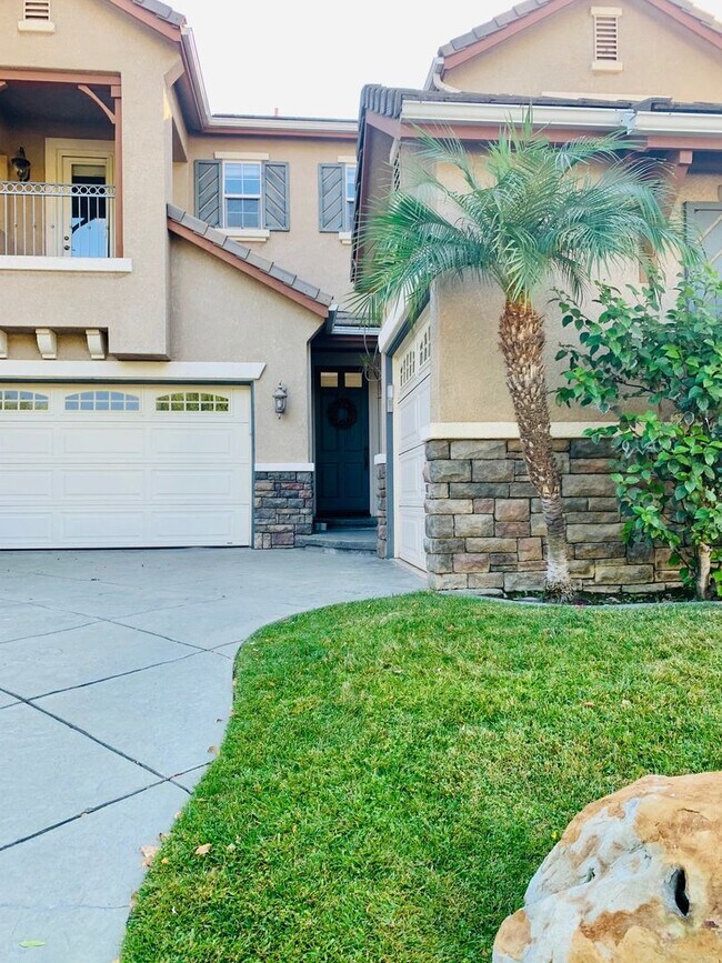 Foto del edificio - 5+4 Pool Home - Long Canyon Estates, Wood ...