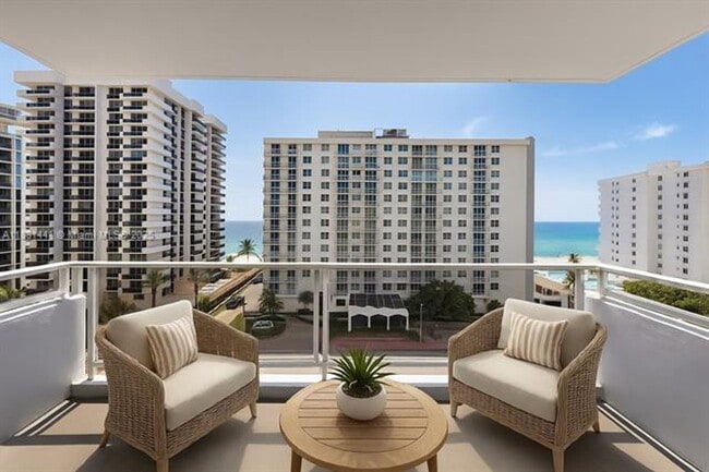 Foto del edificio - 5700 Collins Ave
