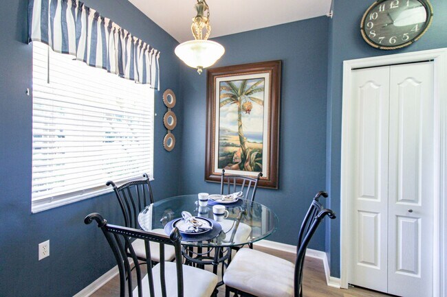 Foto del edificio - **CYPRESS WOODS COUNTRY CLUB **FULLY-TRANSFERRABLE BUNDLED GOLF UNIT ** FURNISHED SEASONAL RENTAL**