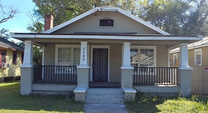 Building Photo - 3042 Phyllis St