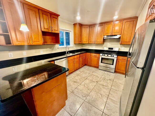 Foto del edificio - 141 - 145 N. Kingston St