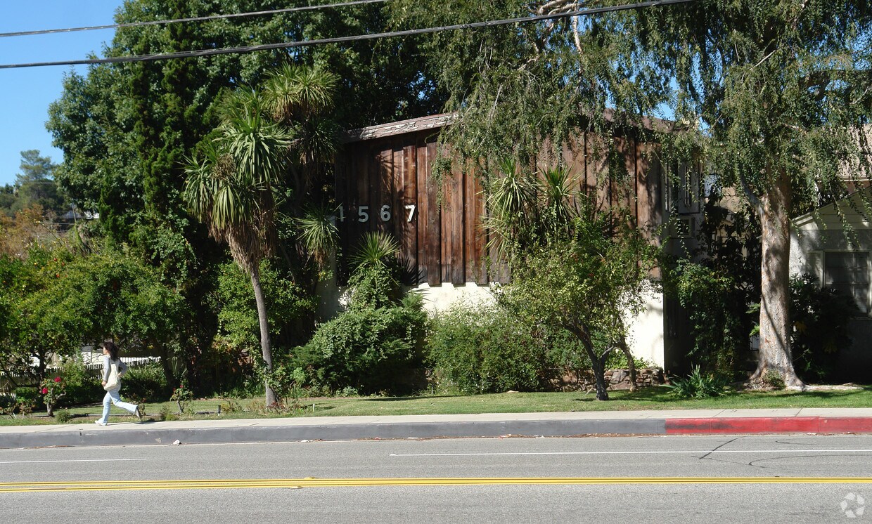 Foto principal - 1567 Verdugo Rd