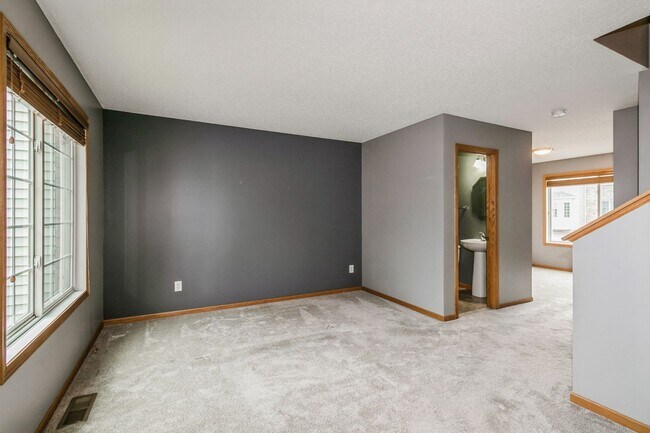 Building Photo - 2bd 2ba Ramsey town home avail. NOW 1699/m...