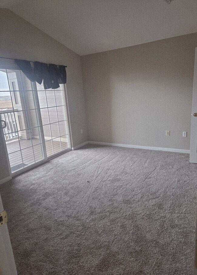 Maestro - 7440 S Blackhawk St