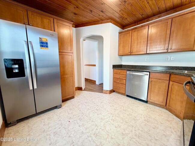 Foto del edificio - 628 Harris Pl