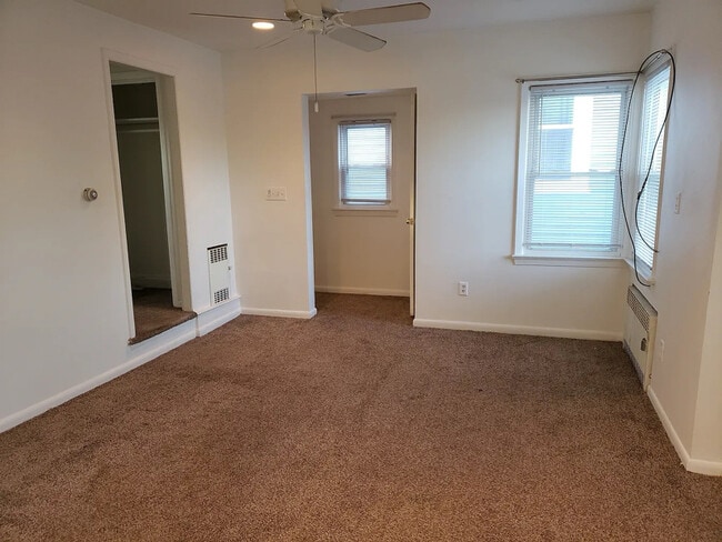 Building Photo - 25 Valley Rd