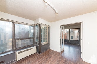 Building Photo - 30 E Huron St
