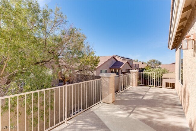 Foto del edificio - 523 Moses Lake Ct