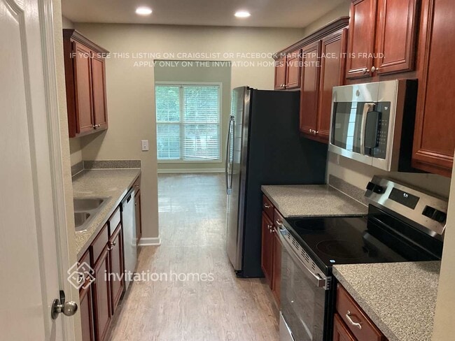 Building Photo - 6614 White Walnut Way